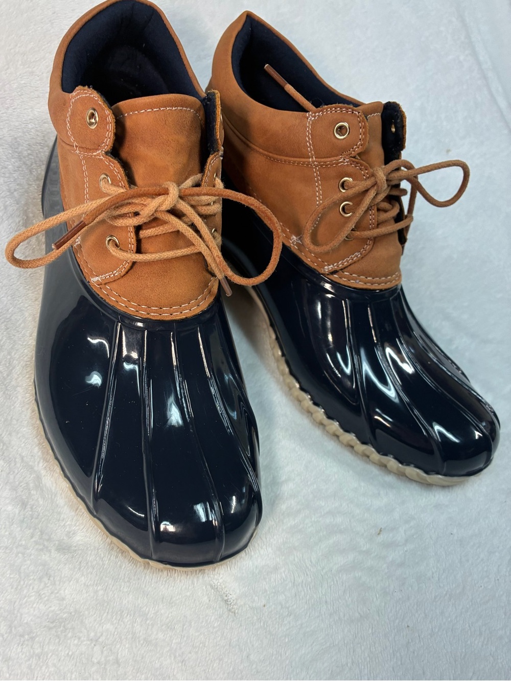 Tommy Hilfiger TWHEAT-T Women’s 10M Navy Tan Duck Rain Shoes Waterproof
